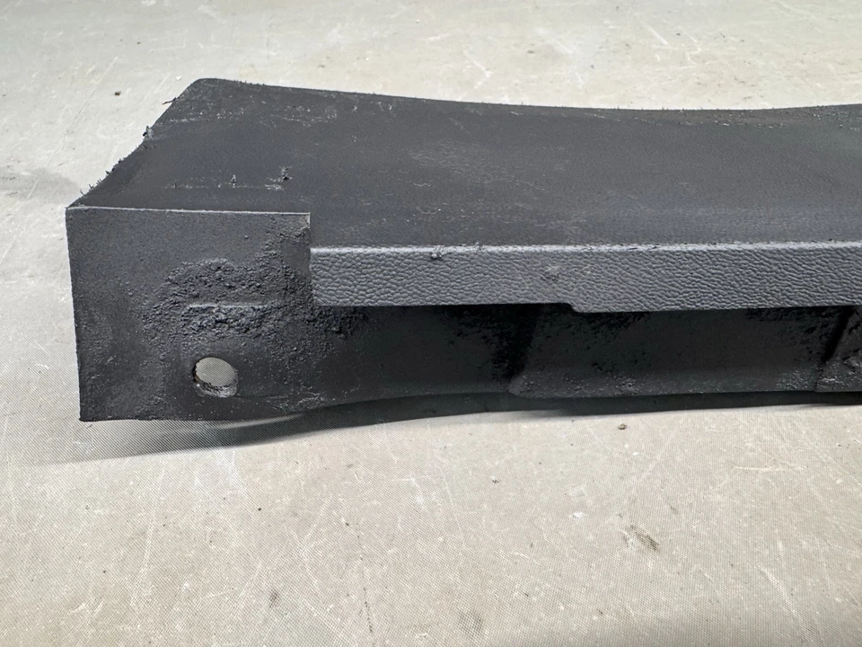 Parachoques delantero Chevy Camaro Z28 1982-1992 cenefa inferior presa de aire protector contra salpicaduras IROC Foto 2 de 4