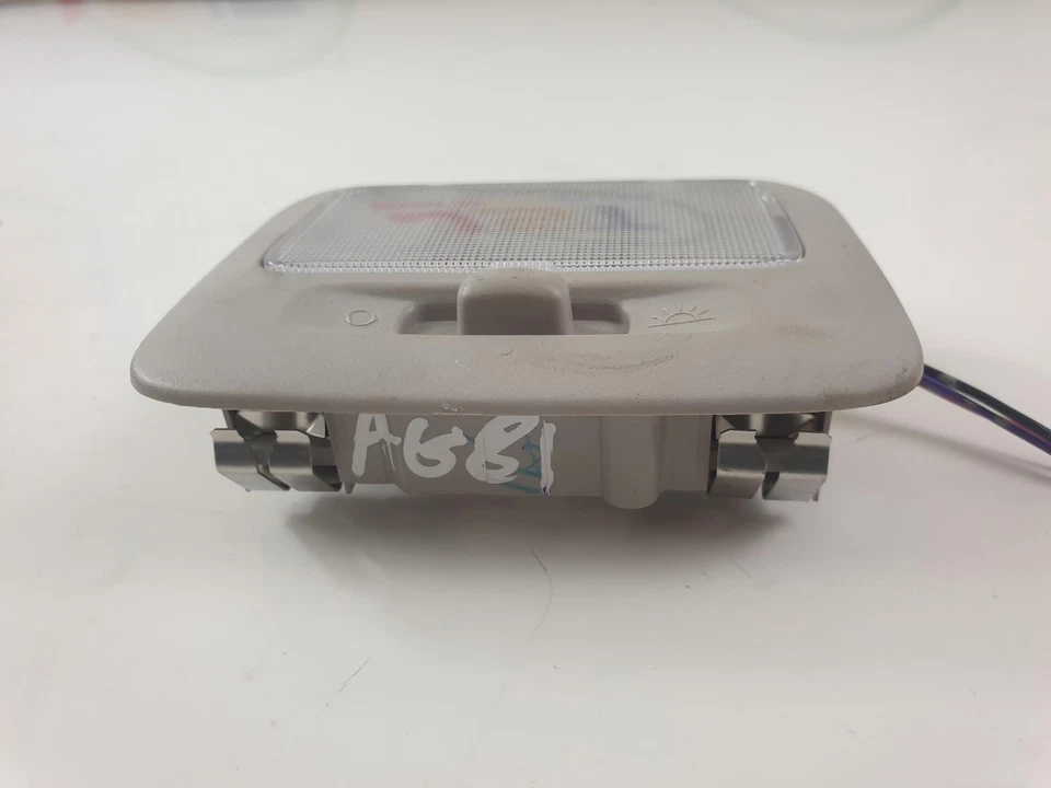 MITSUBISHI MIRAGE COURTESY LIGHT INTERIOR ROOF MK6 2017 - Imagem 3 de 4