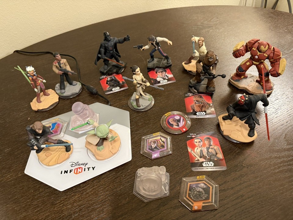 Lot Of Disney Infinity Figures Crystals Power Discs eBay