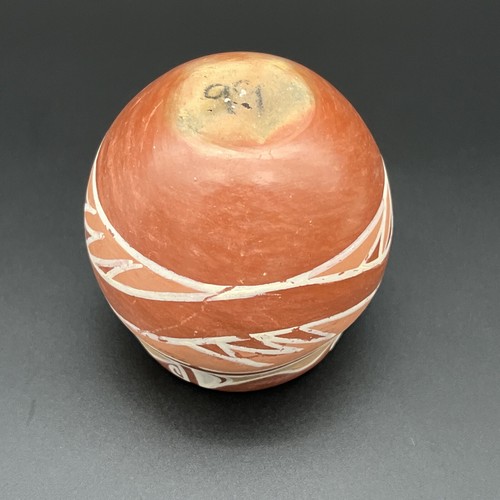 Vintage Santa Clara Keramik Avanyu Wasserschlange 3 Zoll Vase - unsigniert - Bild 9 von 11