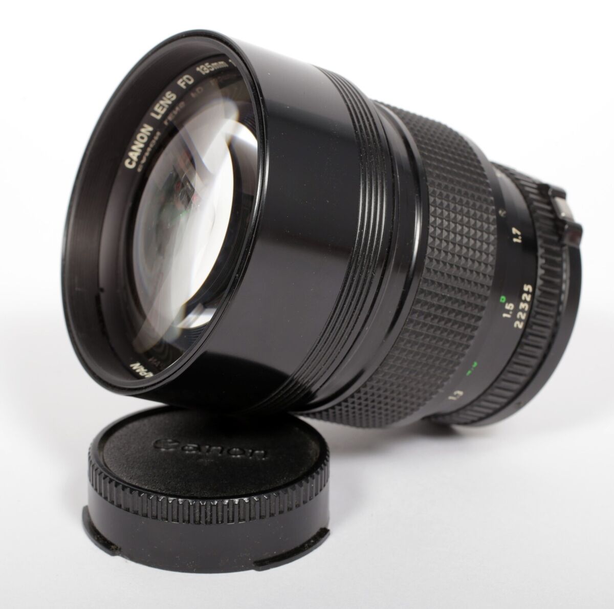 Canon New FD 135mm F2.0 lens for Canon FD FDn mount cameras Canon New FD 135mm F2.0 lens for Canon FD FDn mount cameras