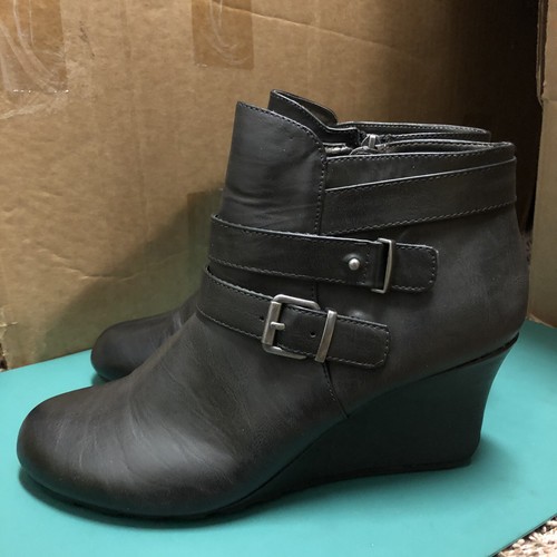 Kenneth Cole Reaction Grey Wedge 