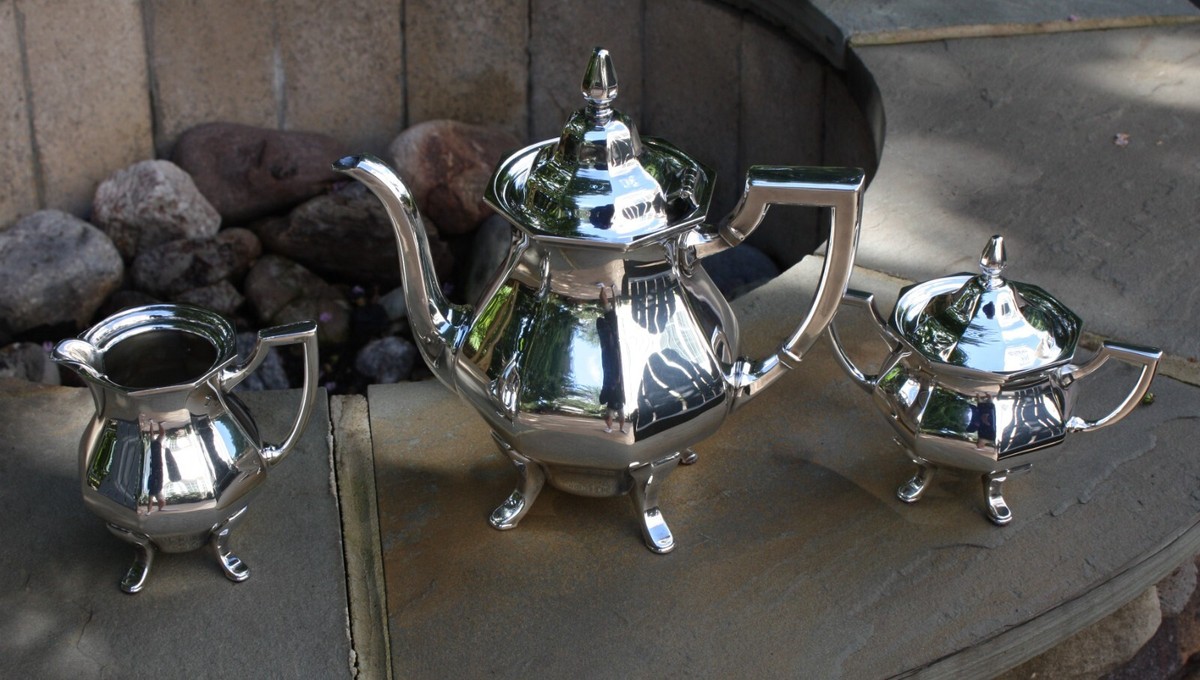 Wallace Silversmith Alden Silverplate Footed Octagonal Teapot