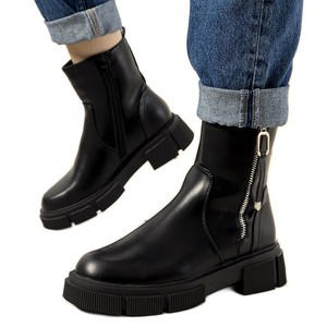 black insulated boots