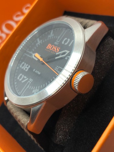 Hugo Boss HB.291.1.14.184 Unisex Brown Leather Analog Black Dial Watch HK480 - Picture 2 of 10