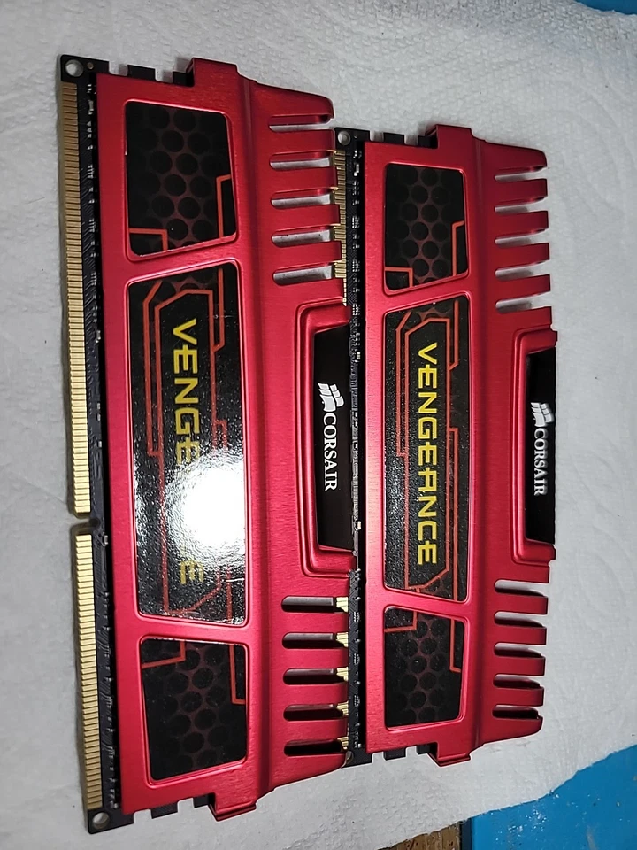 Настольный комплект RAM Corsair Vengeance 16 ГБ (2x8 ГБ) DDR3 1866 МГц CMZ16GX3M2A1866C10 - Изображение 2 из 2