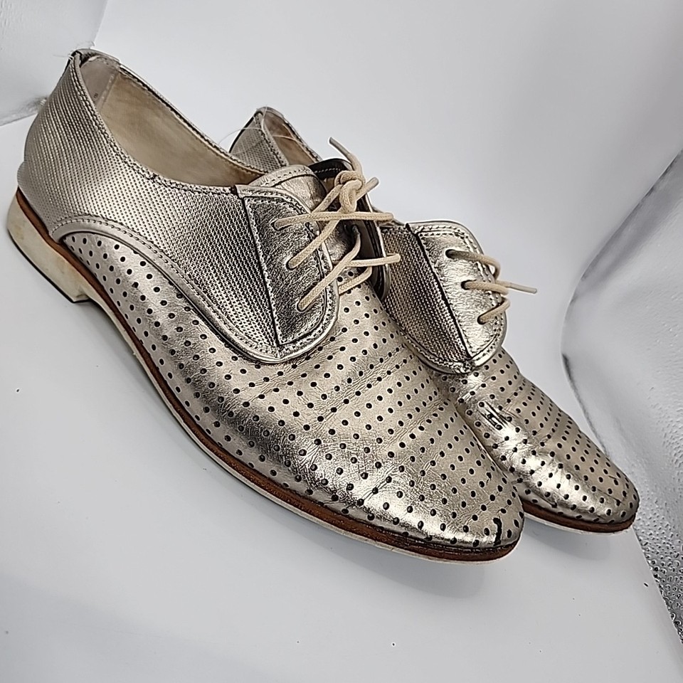 Frankie4 Suze Brogues Shoes Size AU8/US8/EU39 Gold Punched-out Leather 
