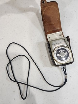 Vintage Soviet-Era Leningrad 4 Light Exposure Meter With Leather Case White Used