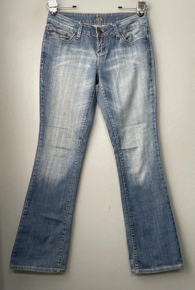 Pantalones de mezclilla Zco tiro bajo corte bootcut talla 7 azul botón solapa estrás bolsillos Y2K Foto 2 de 4