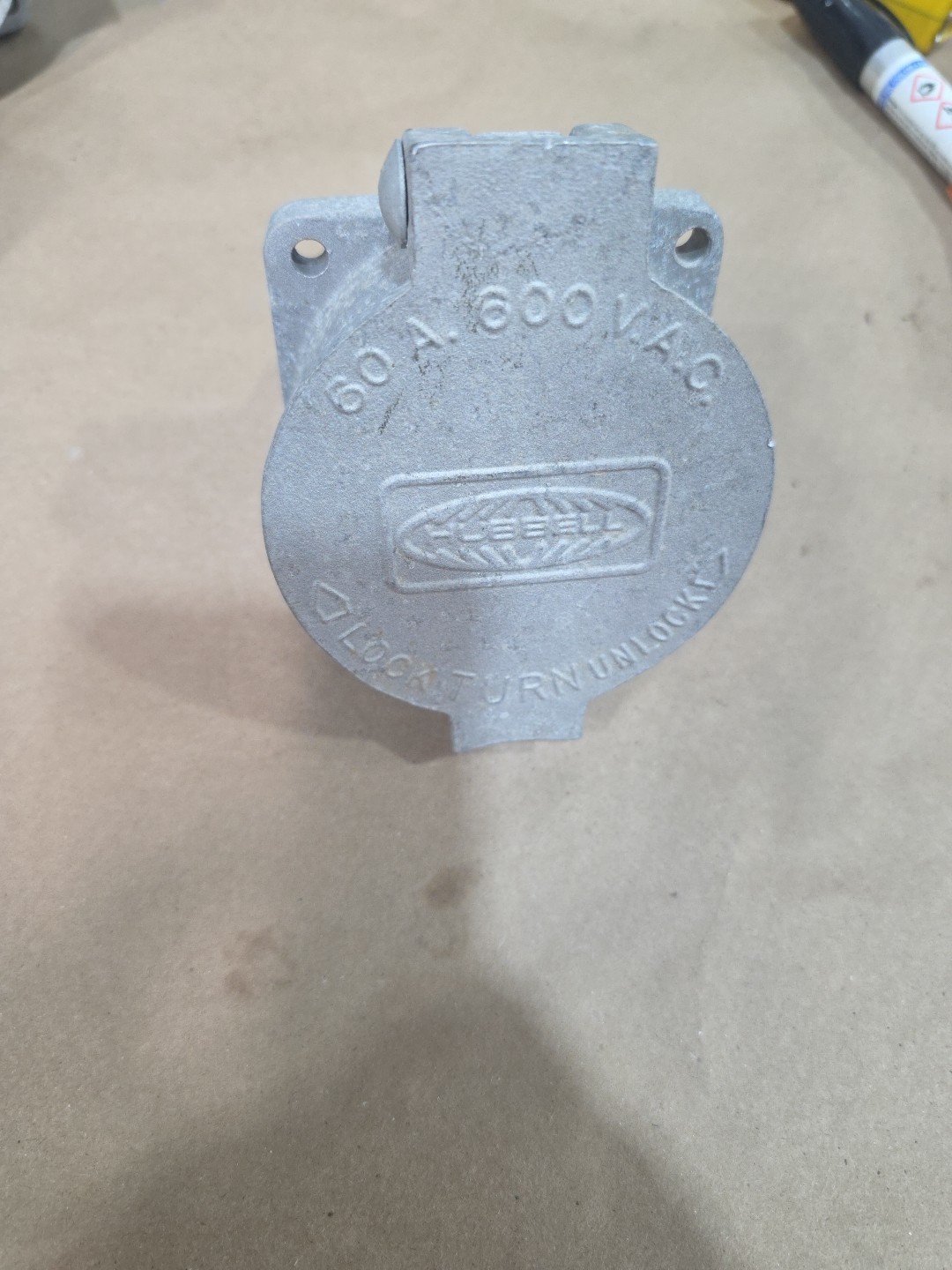 Hubbell HBL26410 "HUBBELLOCK" 60-Amp Receptacle 600Vac 60A 3P 4W