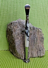 Eleganter Pfeifenstopfer mit integriertem Reiniger, robust & stilvoll
