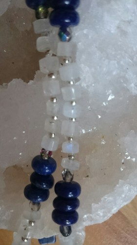 Wunderschöne Heilsteinkette aus Lapislazuli und Mondstein, handmade - Bild 1 von 4