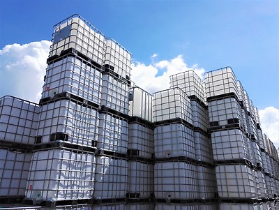 1000 Liter IBC Container Poller Absperrung Lagerung Wassertonne Fass zur MIETE