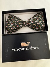 NEW Vineyard Vines Whale Holiday Christmas Printed Bow Tie Green