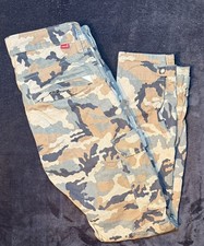 Levi  s men's camouflage cargo pants Size 31 23