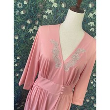 Vintage pink robe with lace appliqu by Vanity Fair, size L