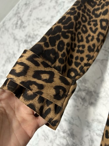 FOREVER 21 Trenchcoat Leopardenmuster Tiermotiv mit Gürtel Größe S gebraucht, in einwandfreiem Zustand - Bild 2 von 9