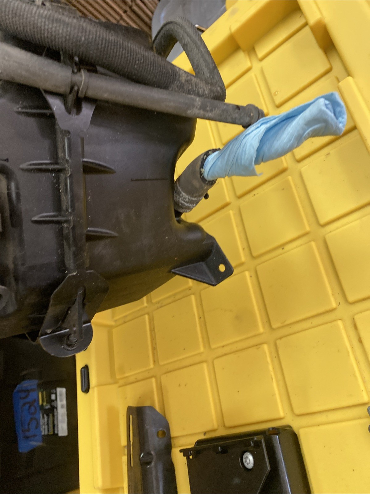 Audi R8 2014 REAR Coolant reservoir