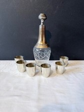 Service à liqueur ancien – Carafe en cristal taillé & 6 gobelets métal argenté