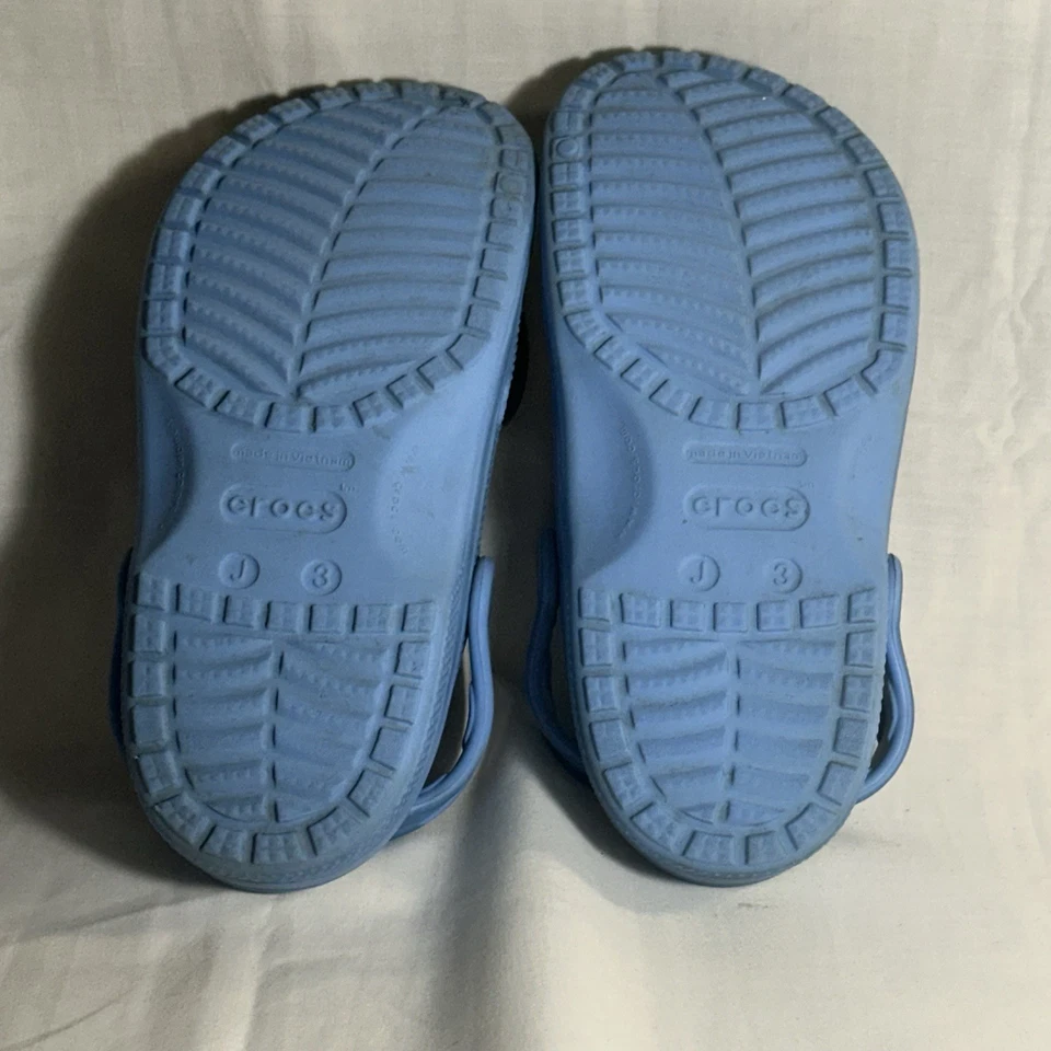 Zueco clásico Crocs Disney Stitch para niños talla J3 buen estado usado Foto 4 de 4