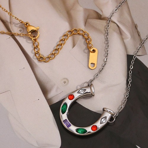 Diamond Ushaped Horseshoe Necklace in Multicolor for Unique Fashion Style - Picture 9 of 14