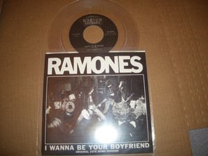 THE-RAMONES-I-WANNA-BE-YOUR-BOYFRIEND-JUDY-IS-A-PUNK-7-034-45-CLEAR-VINYL-RSD-2016