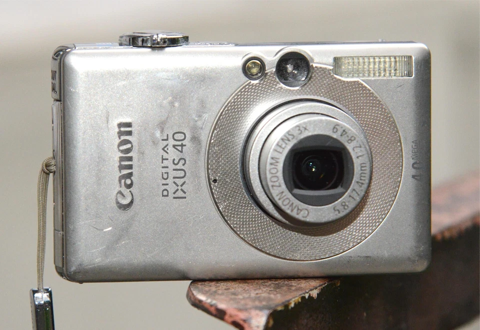 CANON DIGITAL IXUS 40 Digitalkamera Digicam 4,0MP Kompaktkamera silber 3x Zoom