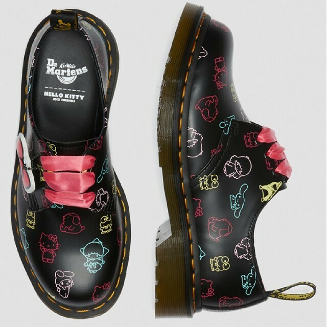 botas dr martens hello kitty precio