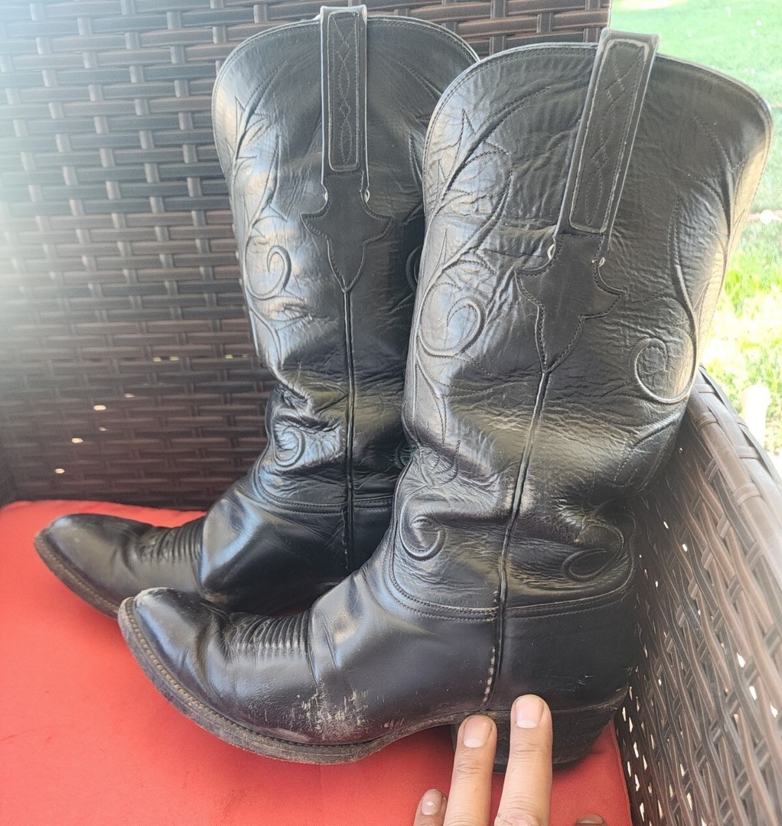 Vintage Men's LUCCHESE Black Western Cowboy Boots Size 8.E In Good
