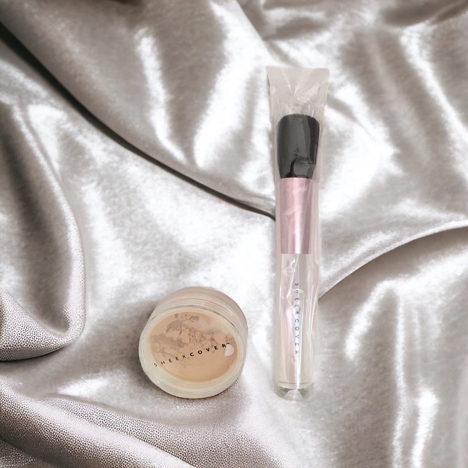 NWOB Sheer Cover Mineral Finishing Powder MEDIUM 1.5g/.05oz with Powder Brush - Image 3 of 4