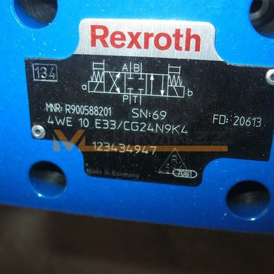 NEW   VALVE 4WE10E3X/CG24N9K4 4WE 10 E33/CG24N9K4 R900588201 *bn