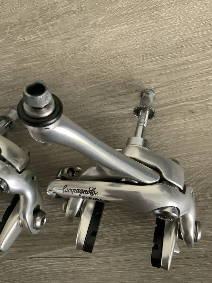 PALHETAS DE FREIO CAMPAGNOLO CHORUS 39-49 MM ALCANCE SUPORTES EMBUTIDOS - Imagem 3 de 4