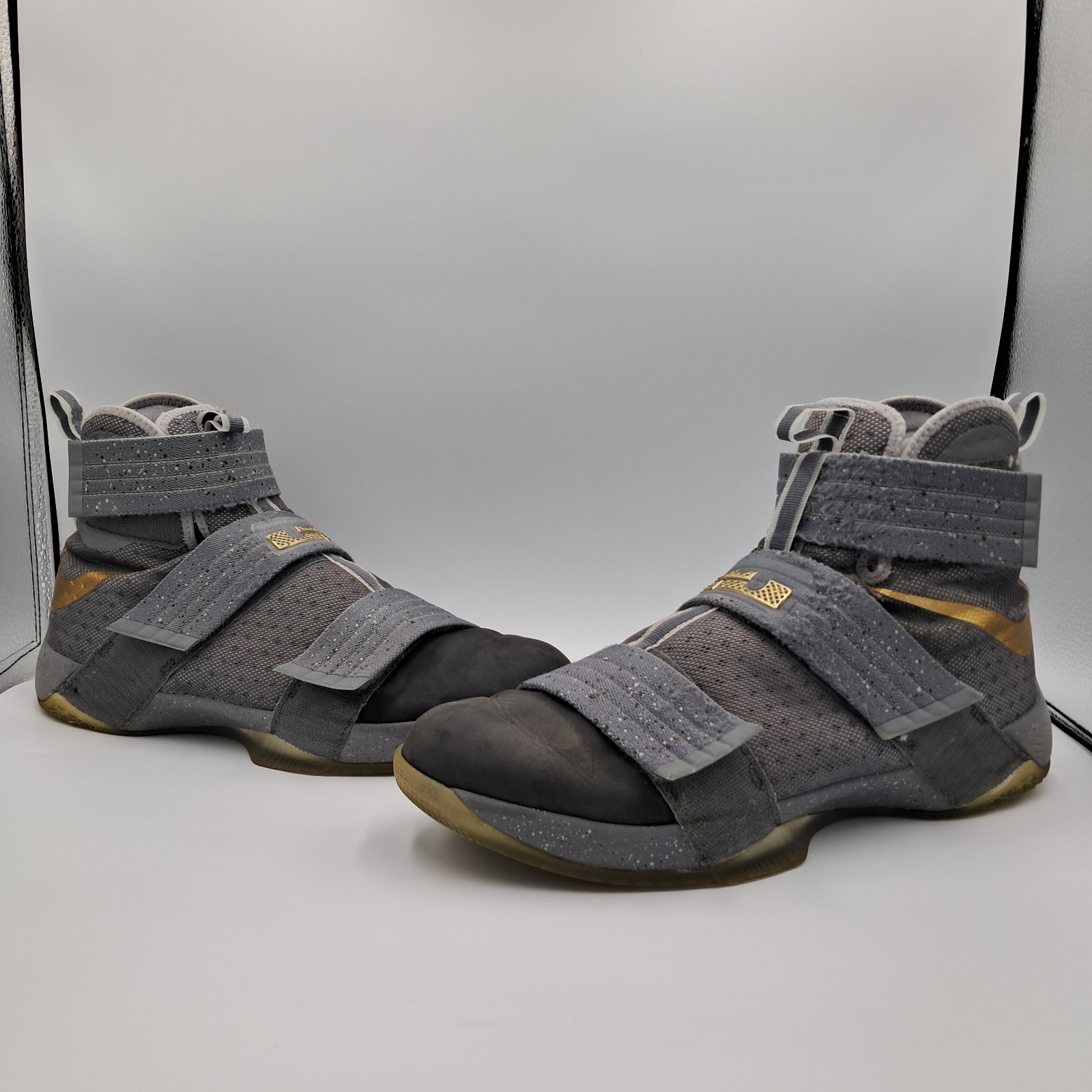 Size 11 - Nike LeBron Zoom Soldier 10 Battle Grey - 899620-010