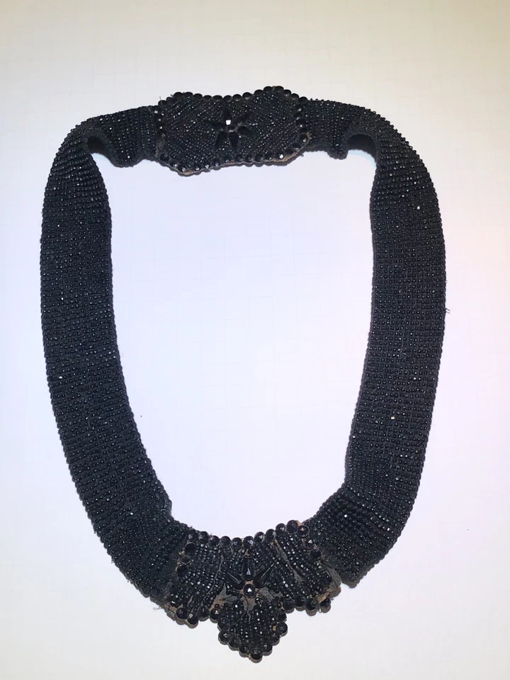 Antiguo cinturón victoriano de tela de cristal con cuentas negras azabache Foto 4 de 4