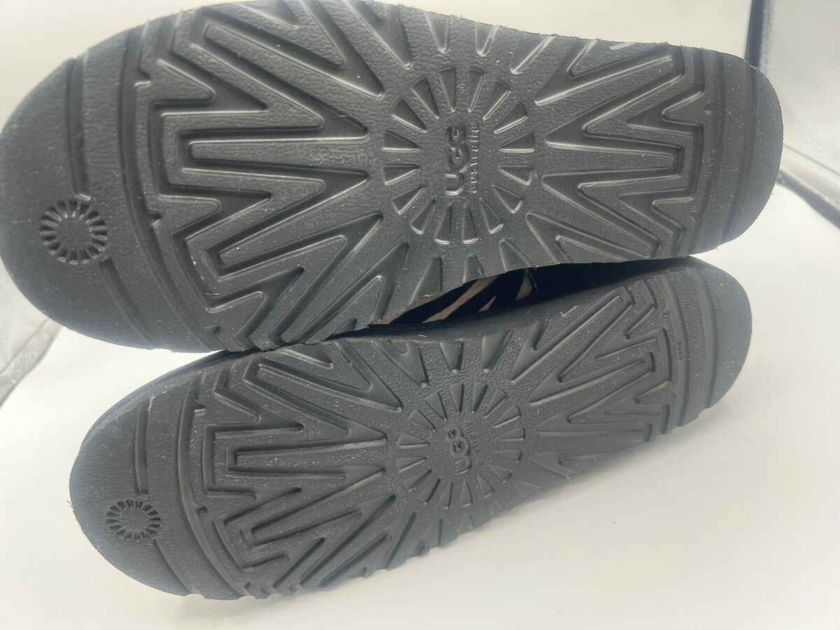UGG AUSTRALIA CLASSIC SHORT EXOTIC ZEBRA BOOTS Size 9 WOMENS UGG AUSTRALIA CLASSIC SHORT EXOTIC ZEBRA BOOTS Size 9 WOMENS