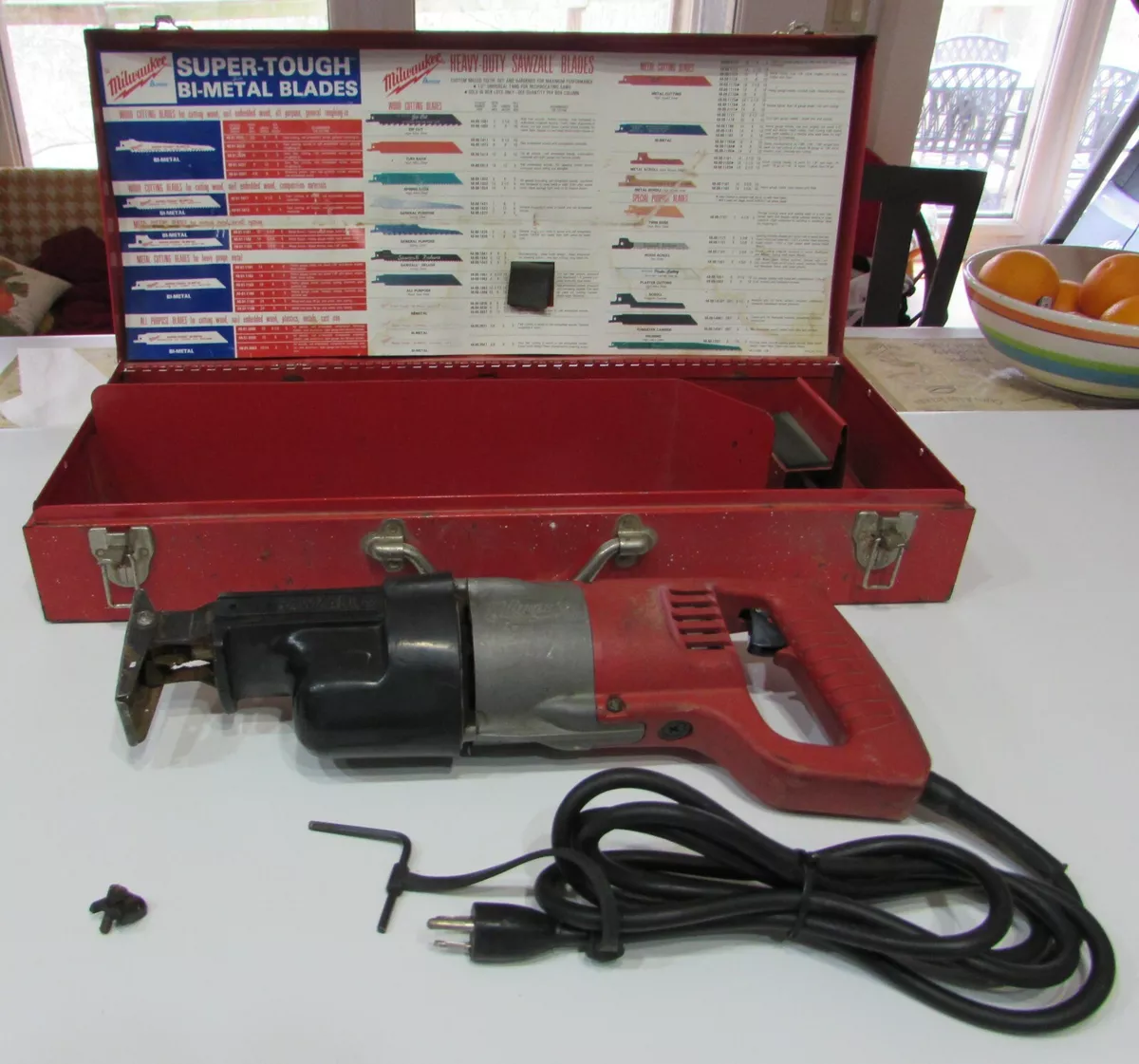Milwaukee 6507 Heavy Duty Sawzall Variable Speed Reciprocating Saw