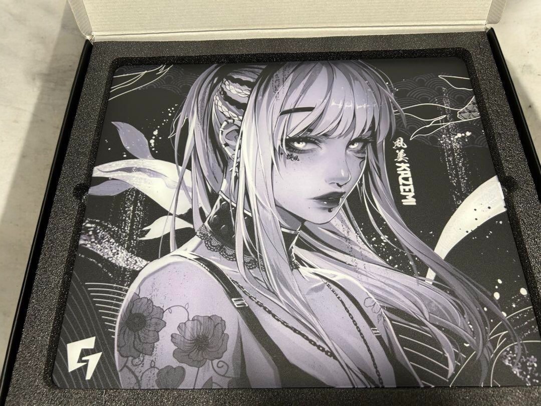 マウス・トラックボール GLSSWRKS Kazemi Premium Glass Mousepad GLSSWRKS Kazemi Premium Glass Mousepad Dark 490x420mm JP