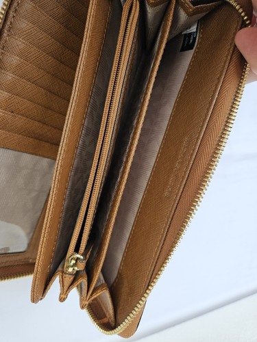 Billetera continental de viaje grande marrón Michael Kors Jet set - Imagen 7 de 18
