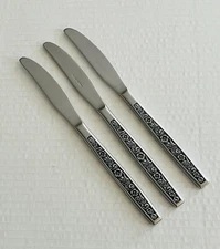 Oneida Northland Stainless Korea Rendezvous 3 Dinner Knives Floral Black Accent