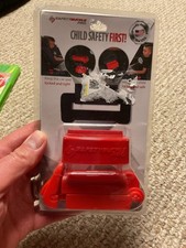 Safety Buckle Pro Seatbelt Lock and Seat Belt Clips - Keep Children in Car Seat