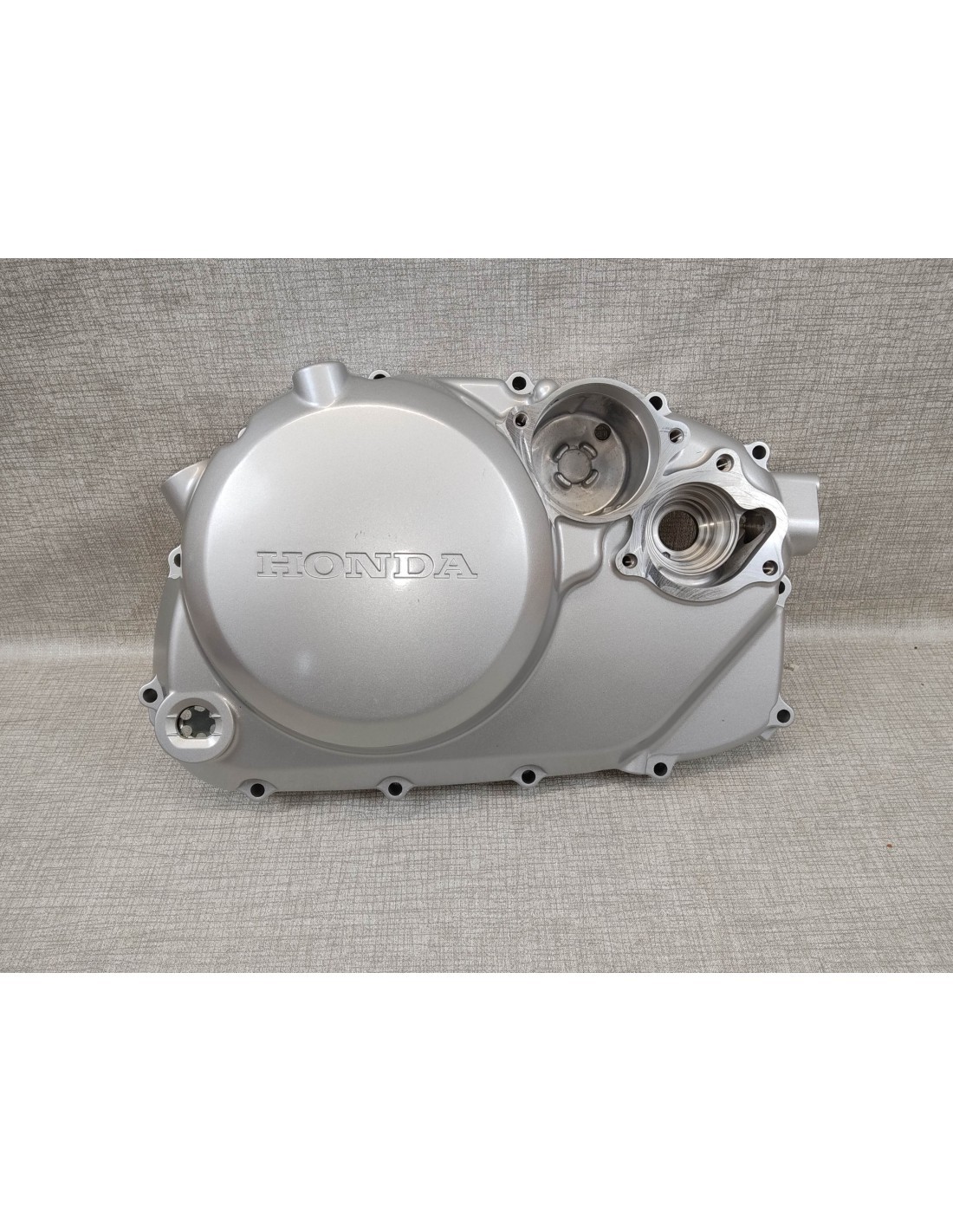 Carter moteur droit pour révision et entretien Honda Varadero 125 2001 2002 2003
