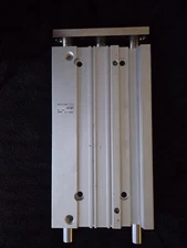 SMC Pneumatic Cylinder Dual Guide Rods Model: MGPL 50-200AZ.    2B1-HGP
