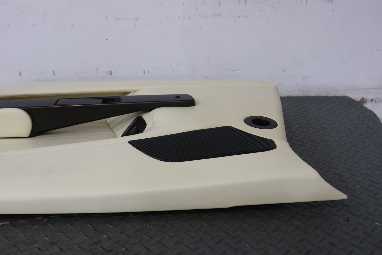 09 Aston Martin V8 Vantage Pair LH&RH Interior Door Trim Panels (Cream Truffle)