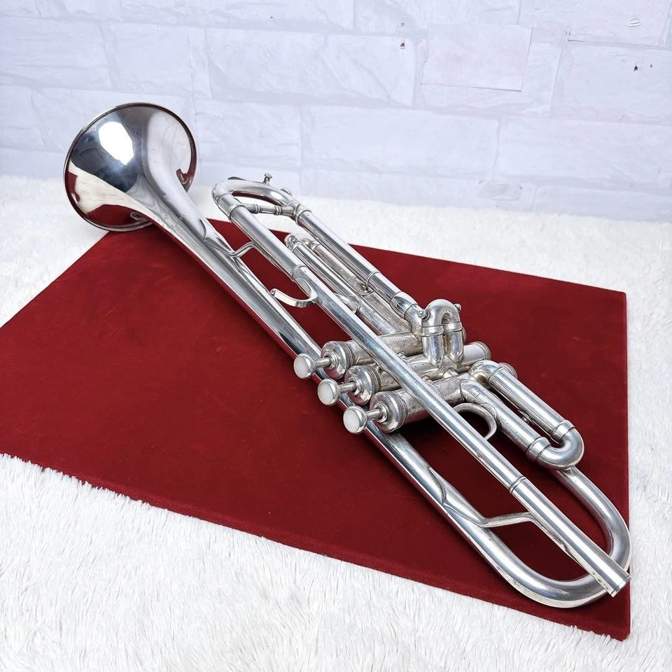 E-Benge Resno Campana Templada 3 Trompeta Plateada Usada con Estuche Foto 2 de 4