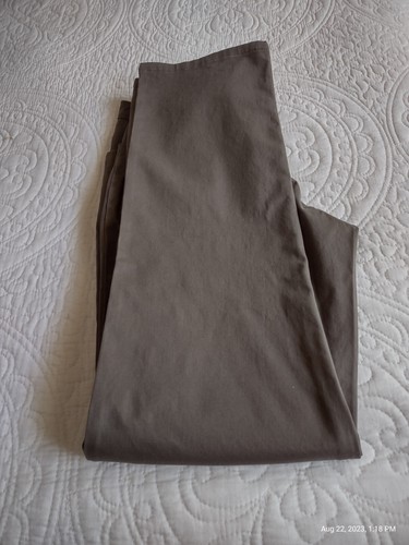 Women's Lee Straight Leg Pants Size 4 New with tags Taupe color - Picture 2 of 3