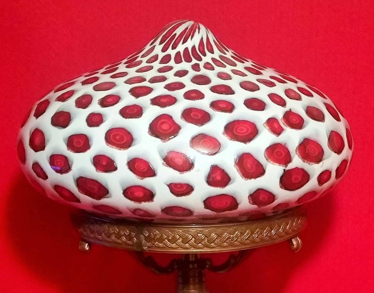 Antique fenton table lamps deals