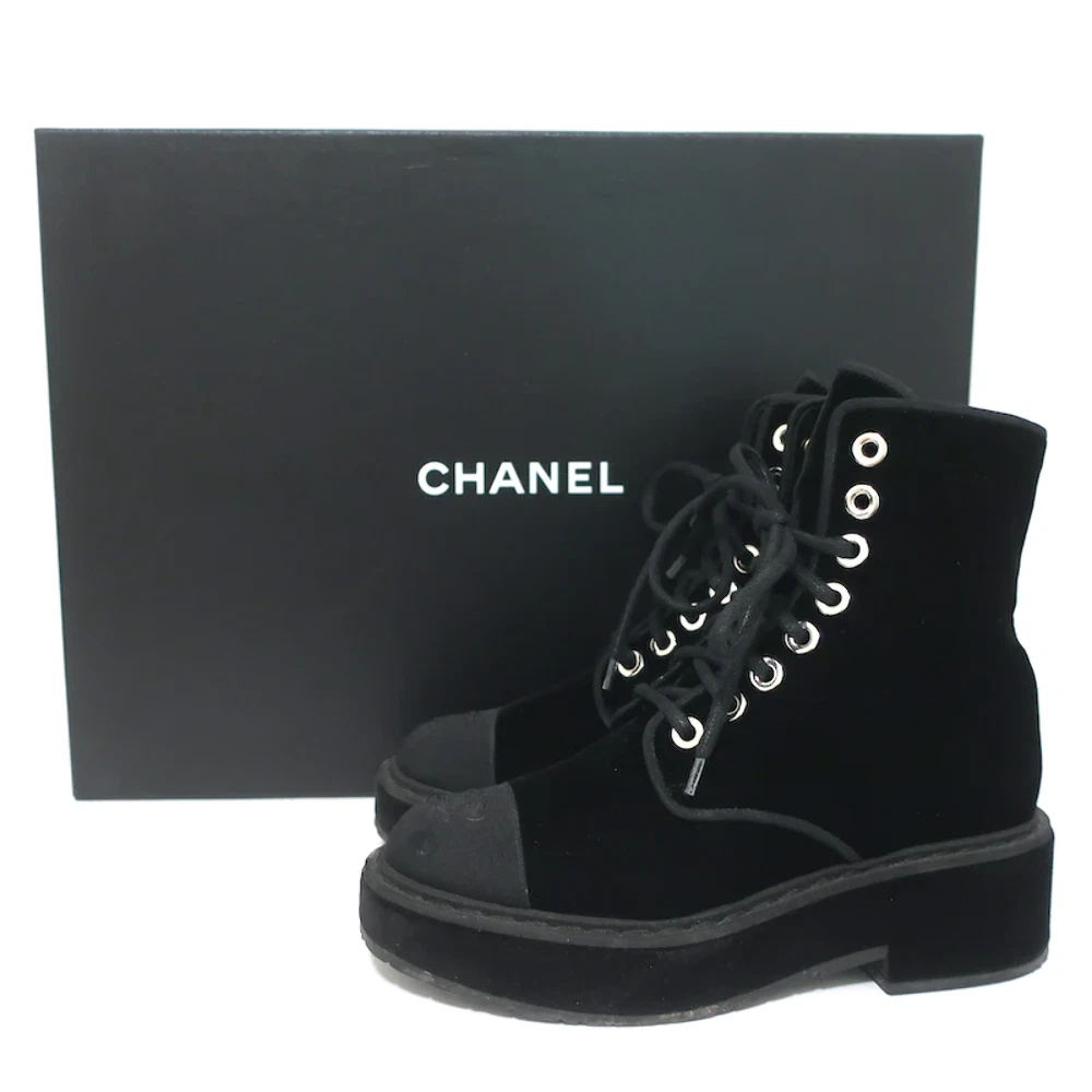 Chanel 17B CC Cap Toe Combat Boots Black Velvet Size 37.5 Lace-Up Ankle  Boots