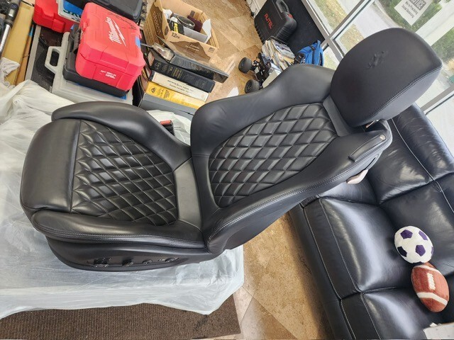 2012 Ferrari Calfornia D/L seat for sale. lumbar suport repaired/working