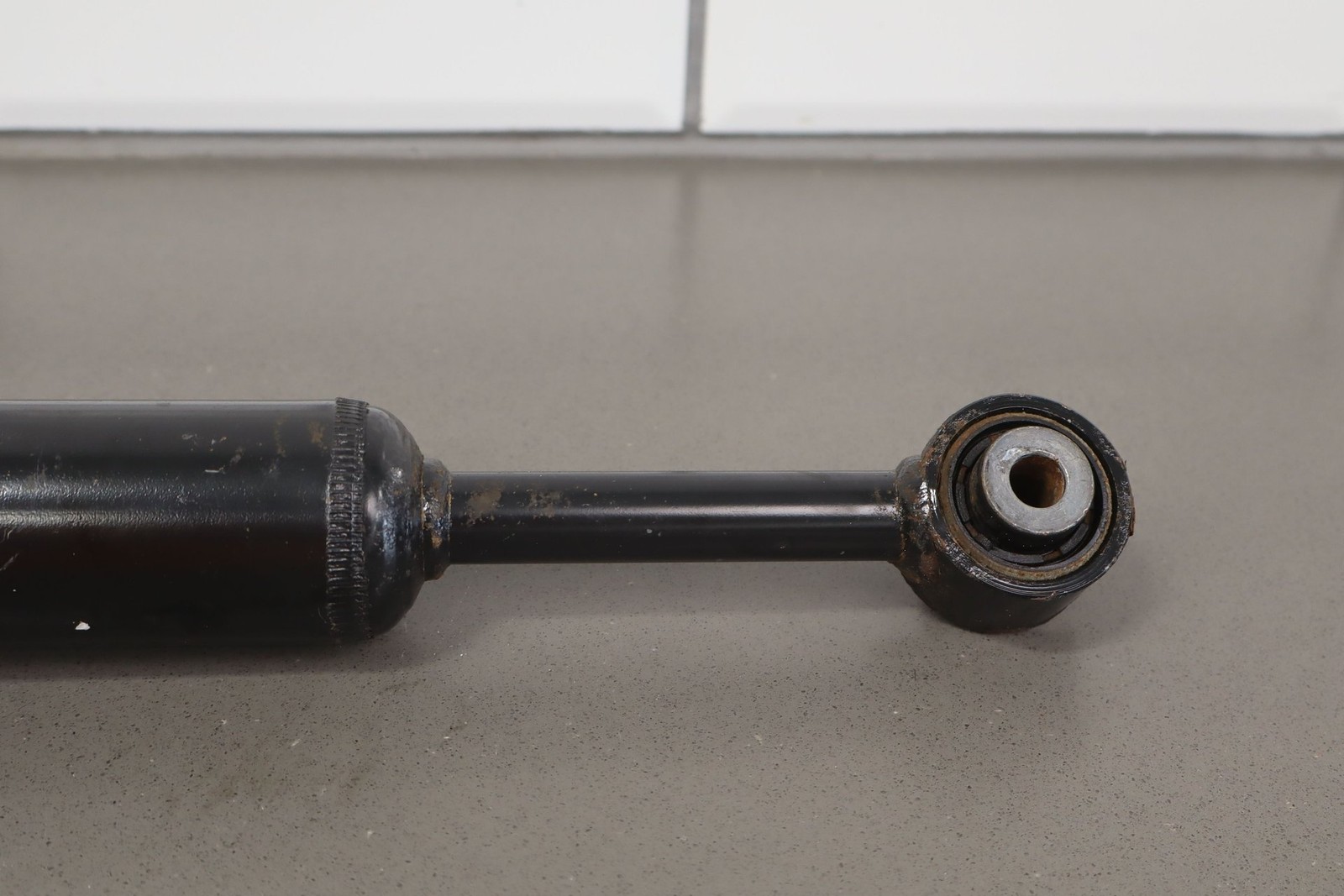 2014-2019 Maserati Ghibli Rear Right RH Shock Absorber (06700089000) 77K Miles