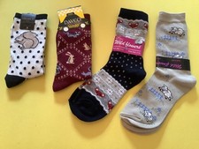 4 PAIRS WOMEN  S NOVELTY SOCKS  NWL 9-11  CATS/DOGS  BLUE/GRAY